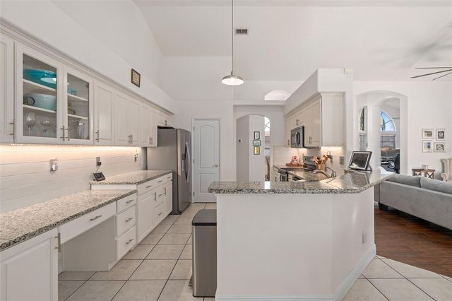 3301 BLUE JAY CT, St Cloud, FL 34772