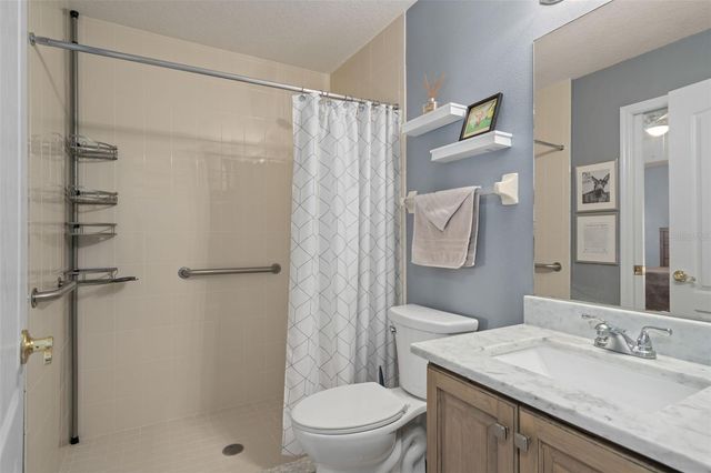 3301 BLUE JAY CT, St Cloud, FL 34772