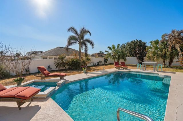 3301 BLUE JAY CT, St Cloud, FL 34772