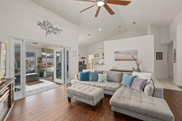 3301 BLUE JAY CT, St Cloud, FL 34772