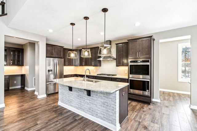 5335 Fountain Lane N, Plymouth, MN 55446