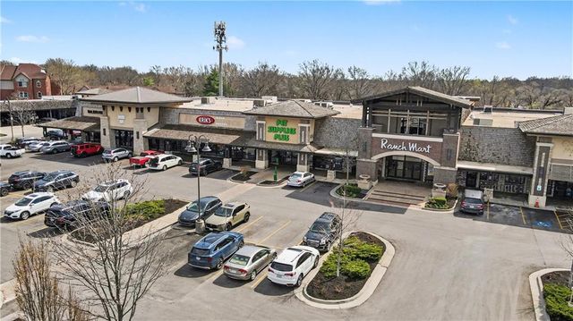 4530 W 90th Street, Prairie Village, KS 66207