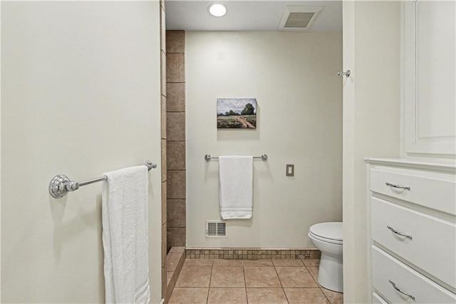 4530 W 90th Street, Prairie Village, KS 66207