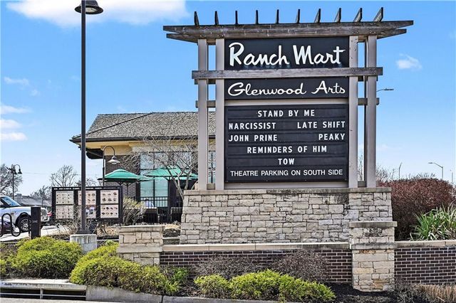 4530 W 90th Street, Prairie Village, KS 66207