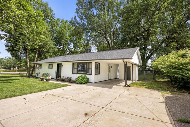 113 W Hughes Street, Marshall, MI 49068