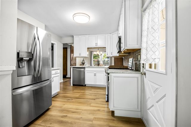 113 W Hughes Street, Marshall, MI 49068