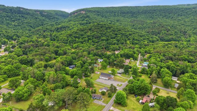 6733 Levi Road, Hixson, TN 37343