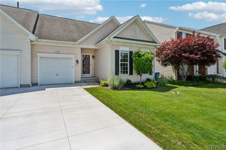 71 Carla Lane, West Seneca, NY 14224