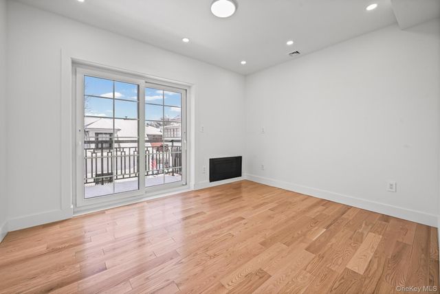 32-35 164th Street, Flushing, NY 11358