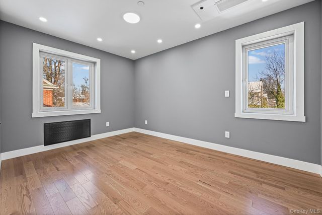 32-35 164th Street, Flushing, NY 11358