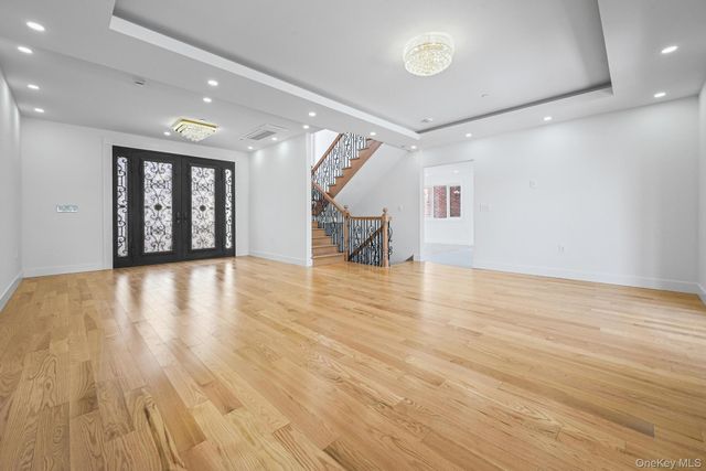 32-35 164th Street, Flushing, NY 11358