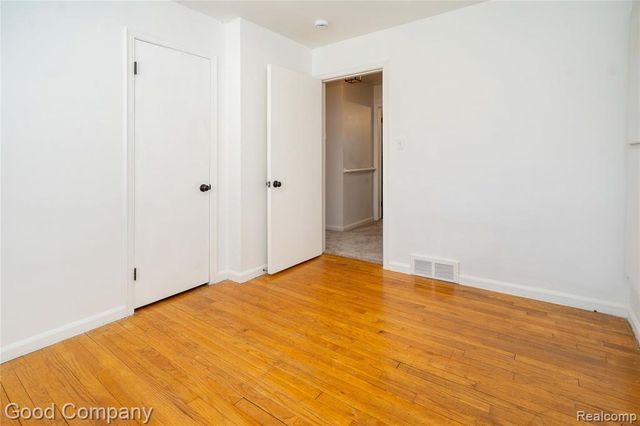 19915 Shady Lane Avenue, Saint Clair Shores, MI 48080