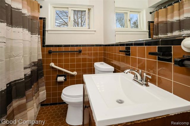 19915 Shady Lane Avenue, Saint Clair Shores, MI 48080