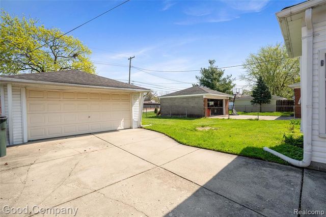 19915 Shady Lane Avenue, Saint Clair Shores, MI 48080