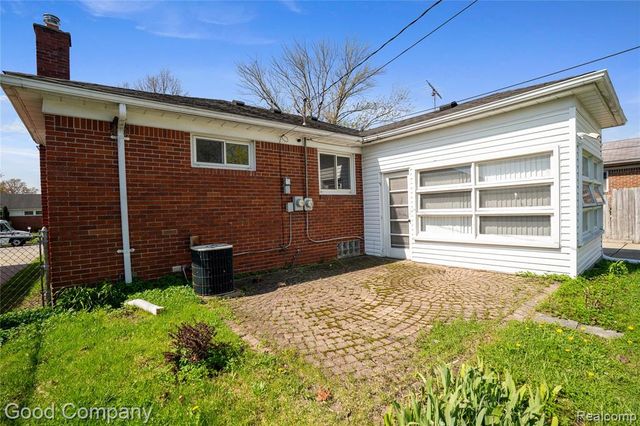 19915 Shady Lane Avenue, Saint Clair Shores, MI 48080