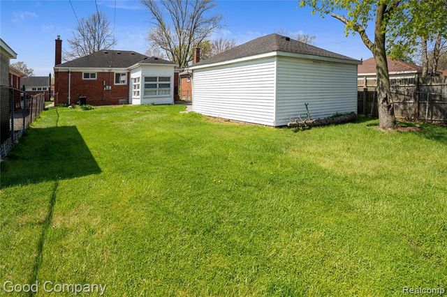19915 Shady Lane Avenue, Saint Clair Shores, MI 48080
