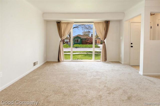 19915 Shady Lane Avenue, Saint Clair Shores, MI 48080