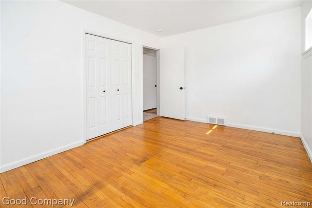 19915 Shady Lane Avenue, Saint Clair Shores, MI 48080