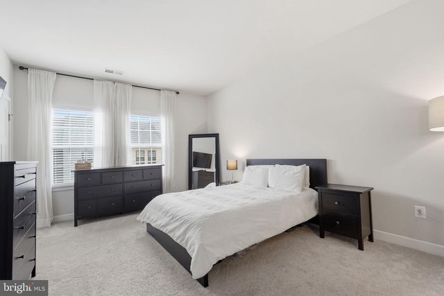 2764 VELOCITY RD, Herndon, VA 20171