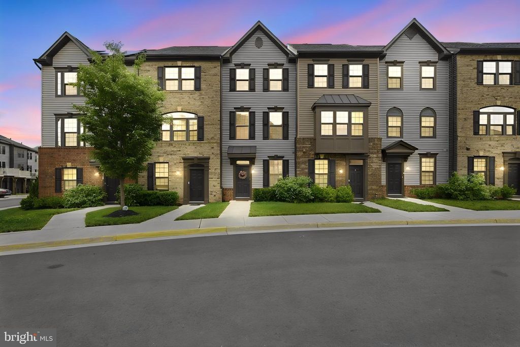 2764 VELOCITY RD, Herndon, VA 20171