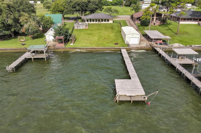 690 High Crest Drive, Point Blank, TX 77364