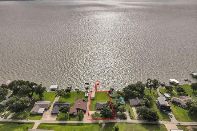690 High Crest Drive, Point Blank, TX 77364
