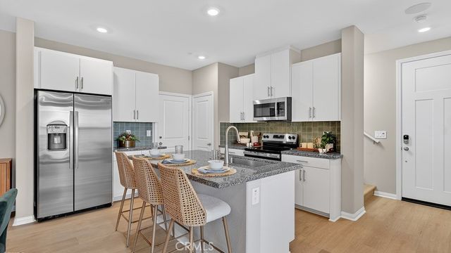 36599 Frangipani Drive, Winchester, CA 92596