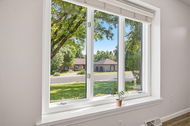 2113 OAK CLIFF DR, Columbia, MO 65203