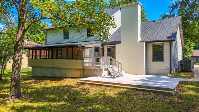 2113 OAK CLIFF DR, Columbia, MO 65203