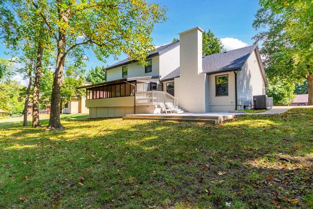 2113 OAK CLIFF DR, Columbia, MO 65203
