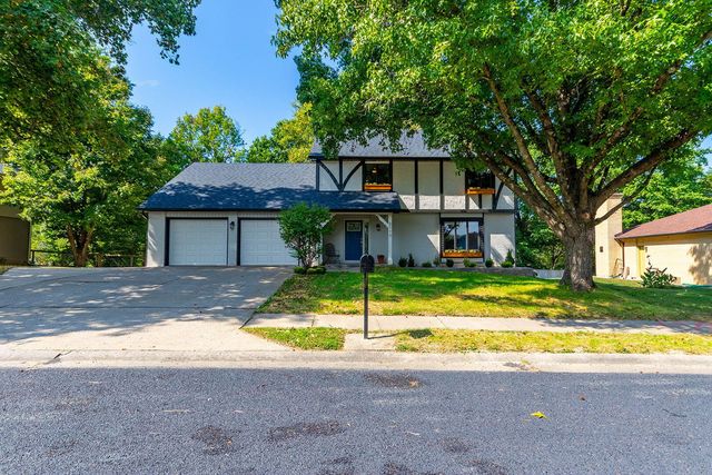 2113 OAK CLIFF DR, Columbia, MO 65203