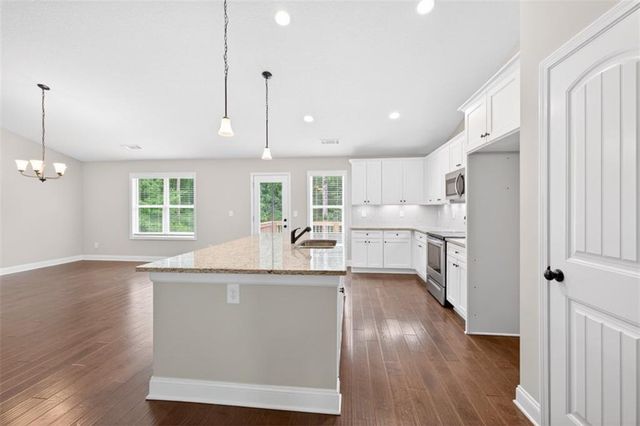 561 Oconee Lane, Commerce, GA 30529