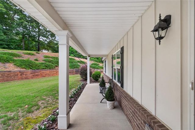 561 Oconee Lane, Commerce, GA 30529