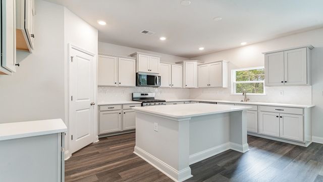 981 Ireland Dr., Longs, SC 29568