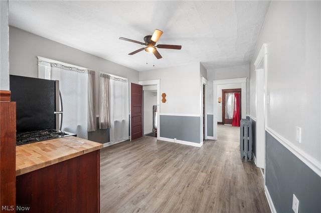 4002 Carlyle Avenue, Cleveland, OH 44109