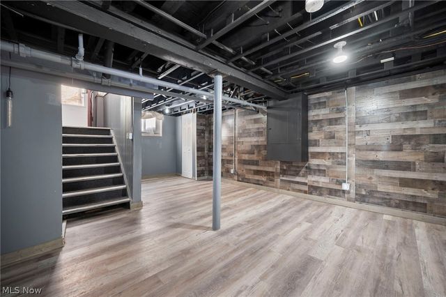 4002 Carlyle Avenue, Cleveland, OH 44109