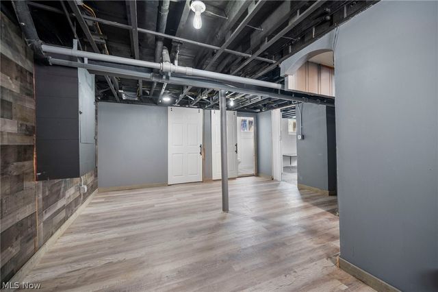 4002 Carlyle Avenue, Cleveland, OH 44109