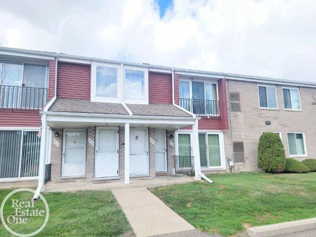 203 Sunset Lane, St Clair Shores, MI 48082