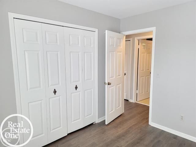 203 Sunset Lane, St Clair Shores, MI 48082