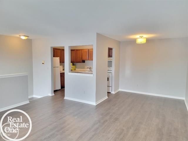 203 Sunset Lane, St Clair Shores, MI 48082