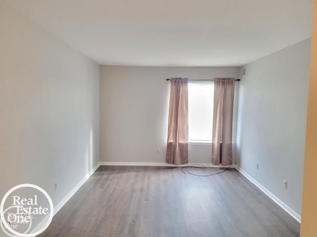 203 Sunset Lane, St Clair Shores, MI 48082
