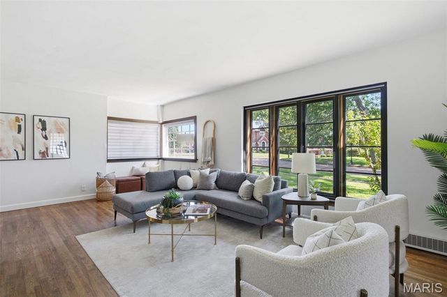 7301 Ravinia Drive, Pasadena Hills, MO 63121