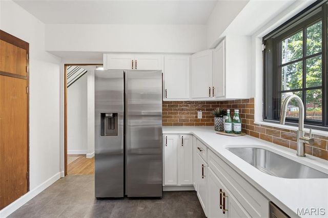 7301 Ravinia Drive, Pasadena Hills, MO 63121