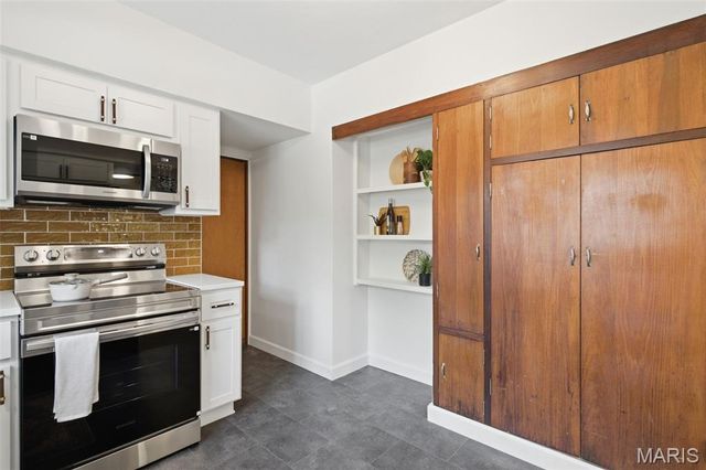 7301 Ravinia Drive, Pasadena Hills, MO 63121