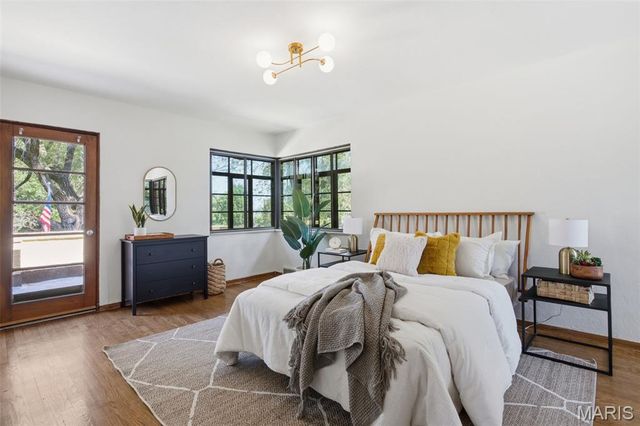 7301 Ravinia Drive, Pasadena Hills, MO 63121
