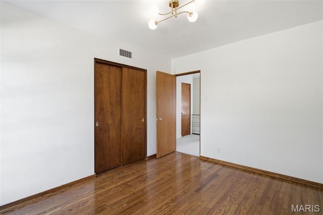 7301 Ravinia Drive, Pasadena Hills, MO 63121