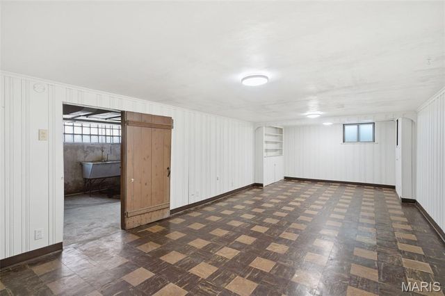 7301 Ravinia Drive, Pasadena Hills, MO 63121