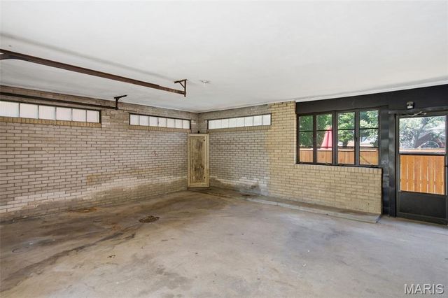 7301 Ravinia Drive, Pasadena Hills, MO 63121