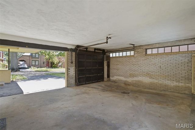 7301 Ravinia Drive, Pasadena Hills, MO 63121