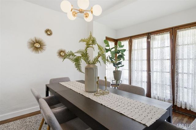 7301 Ravinia Drive, Pasadena Hills, MO 63121